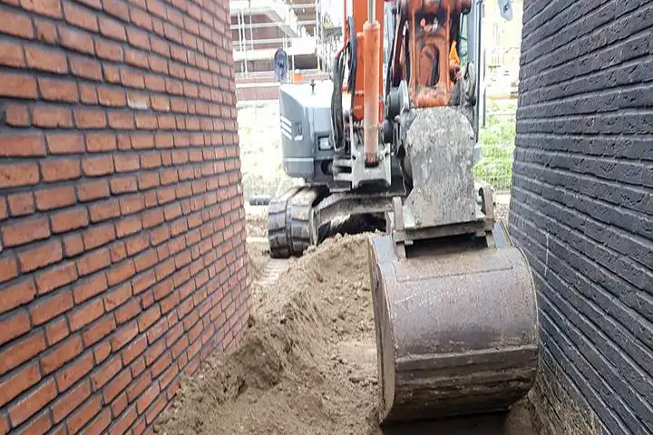 Grondverzet tuin afgraven smalle gang