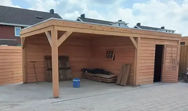 tuinhuisje laten plaatsen met overkapping